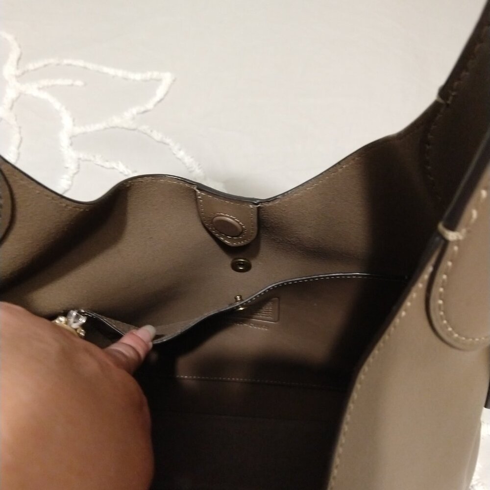Coach Brooklyn Shoulder Bag 28 - Picture 9 of 16